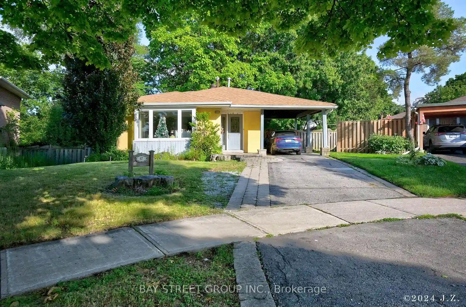 67 Grove Park Cres