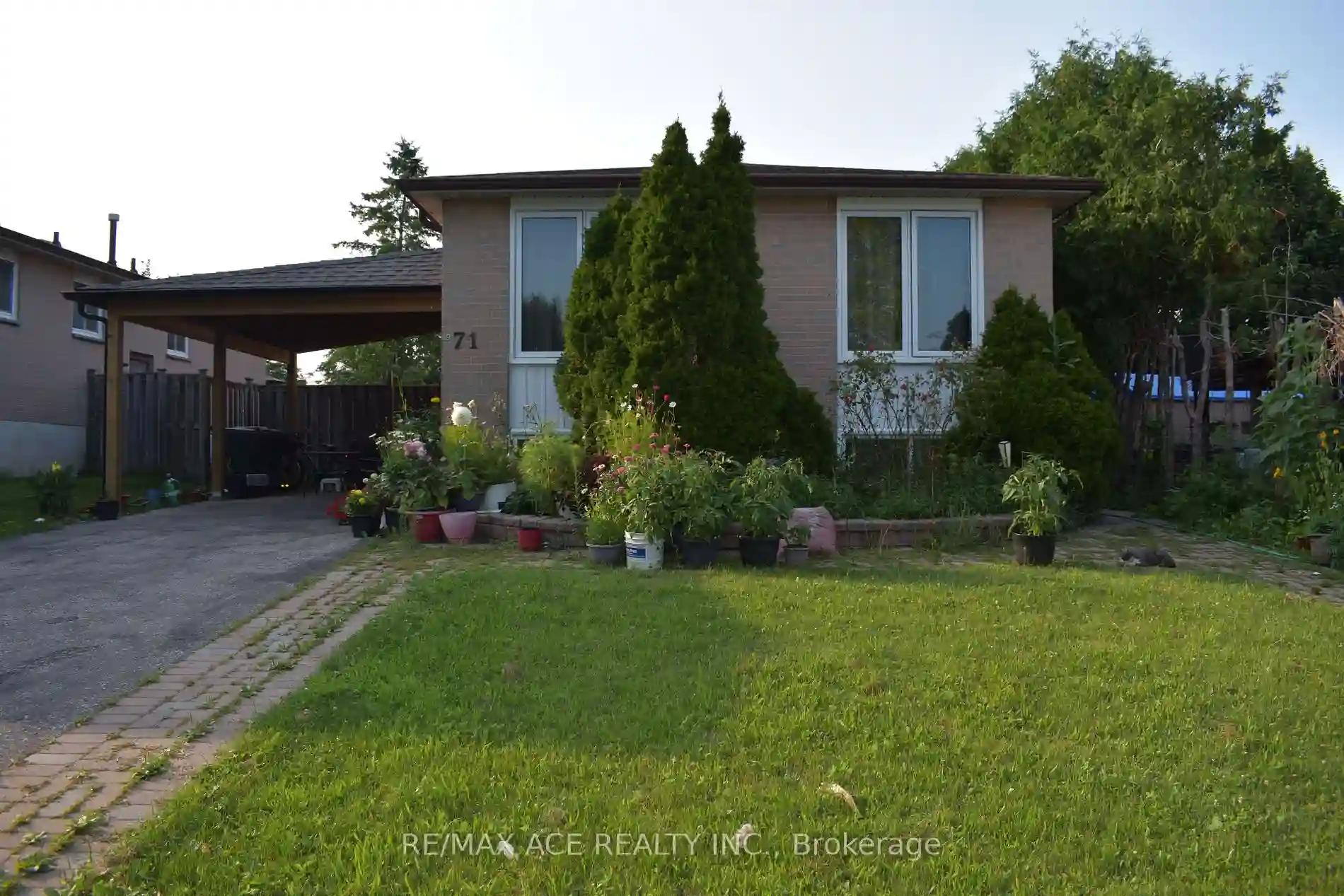 71 Winstanly Cres