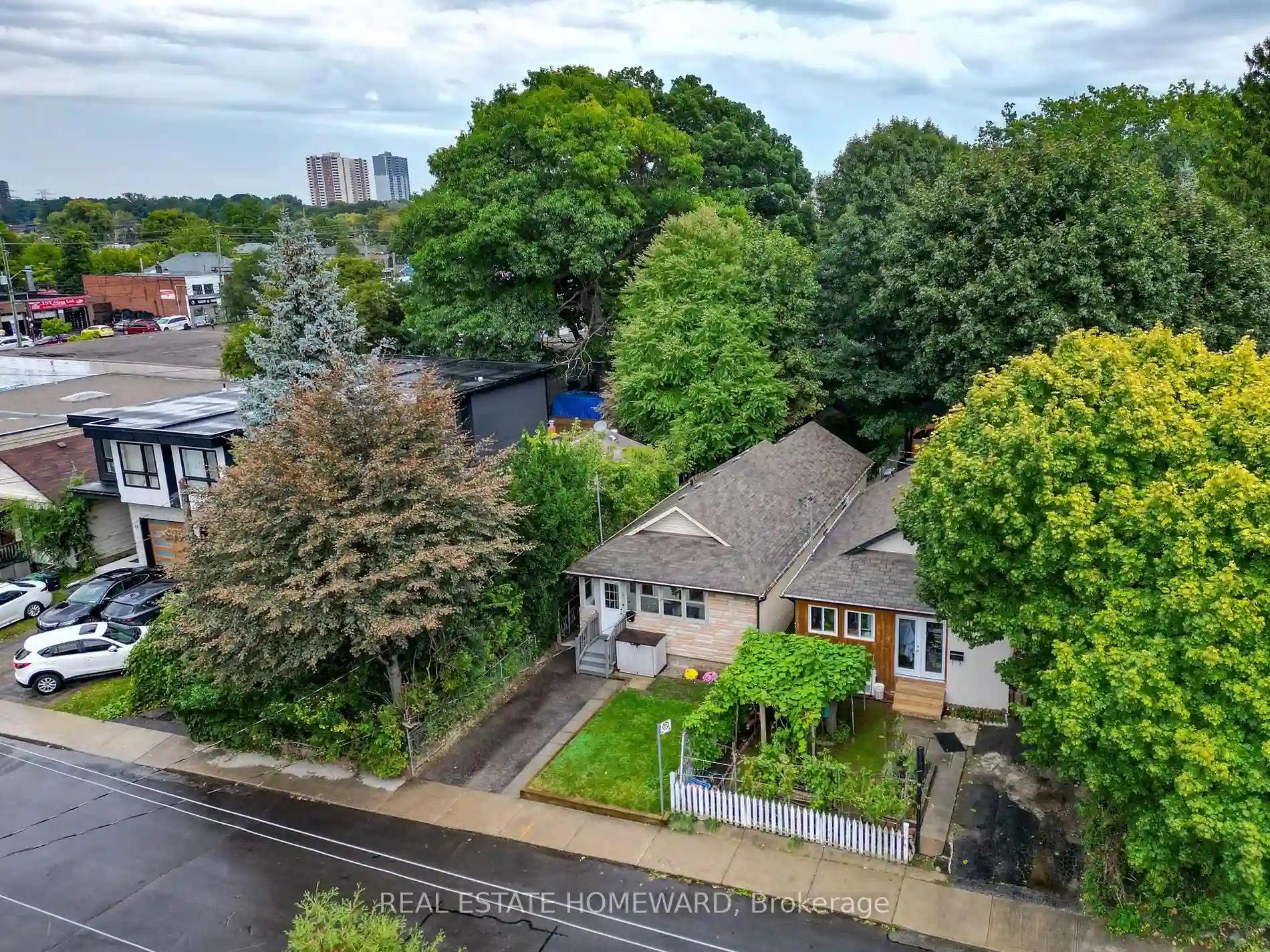 https://api.bungalowfinder.ca/cdn/images/E9307101/photo_36.webp