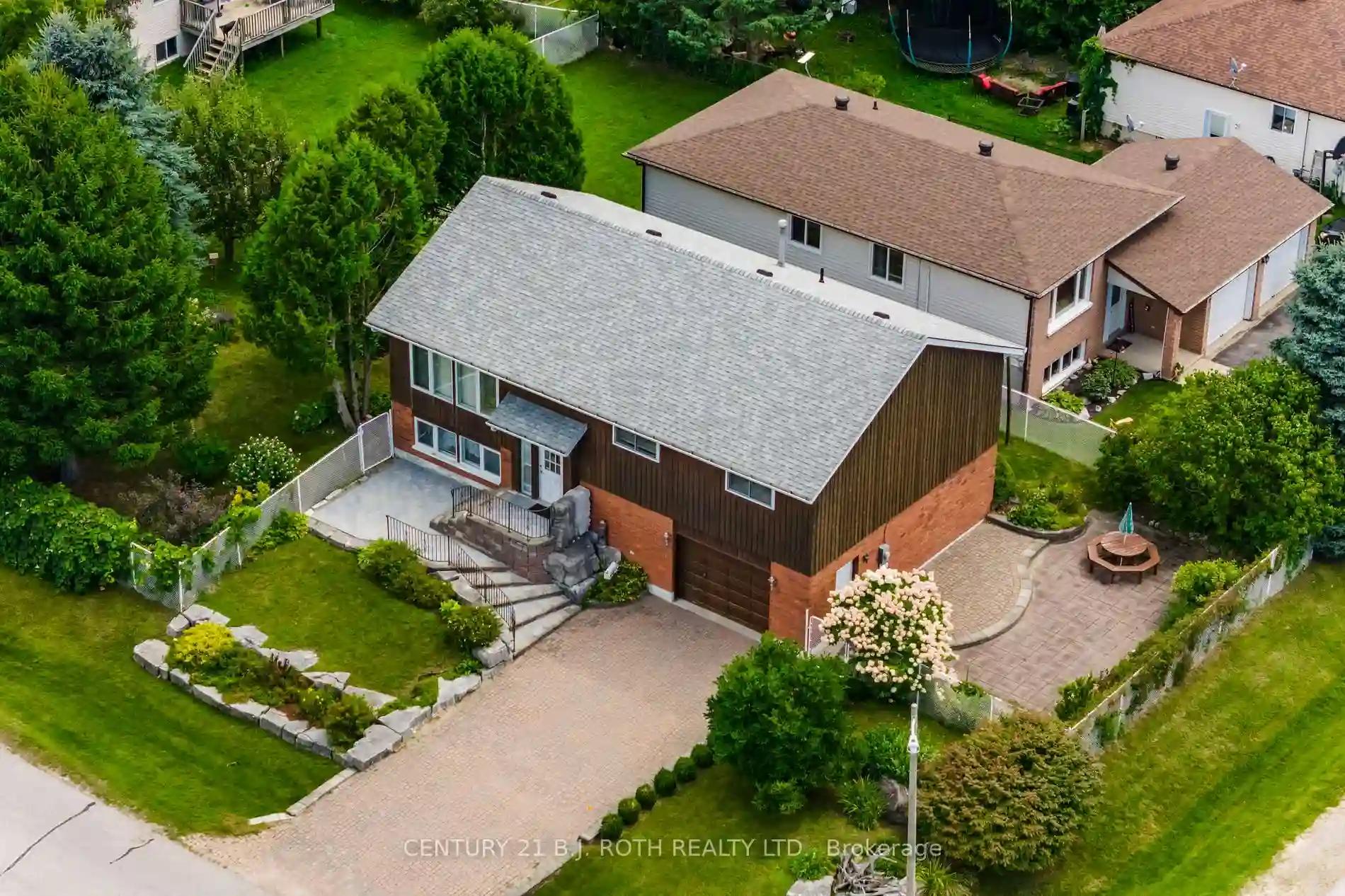 5 Corbeau Cres