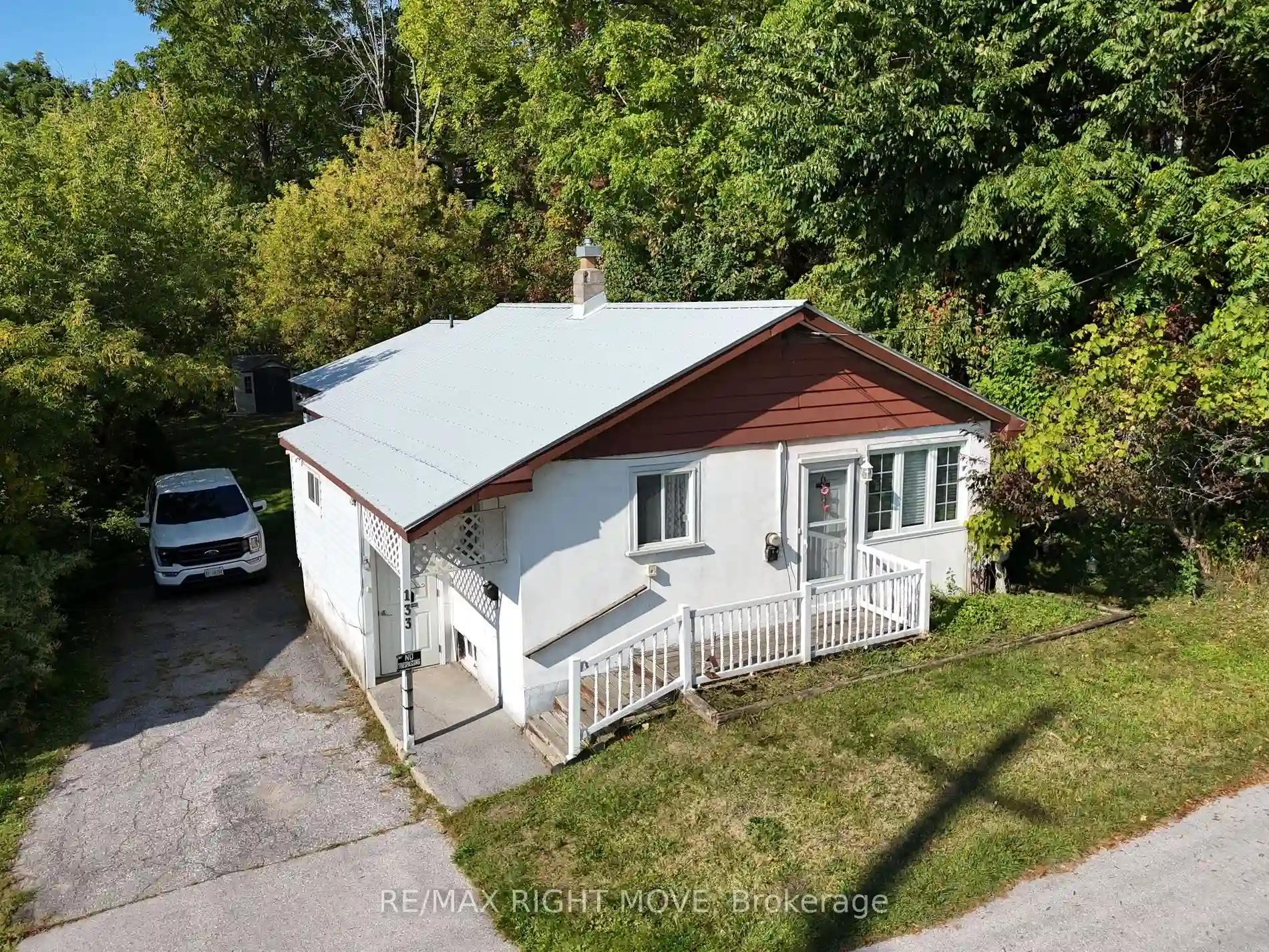 133 Westmount Dr N