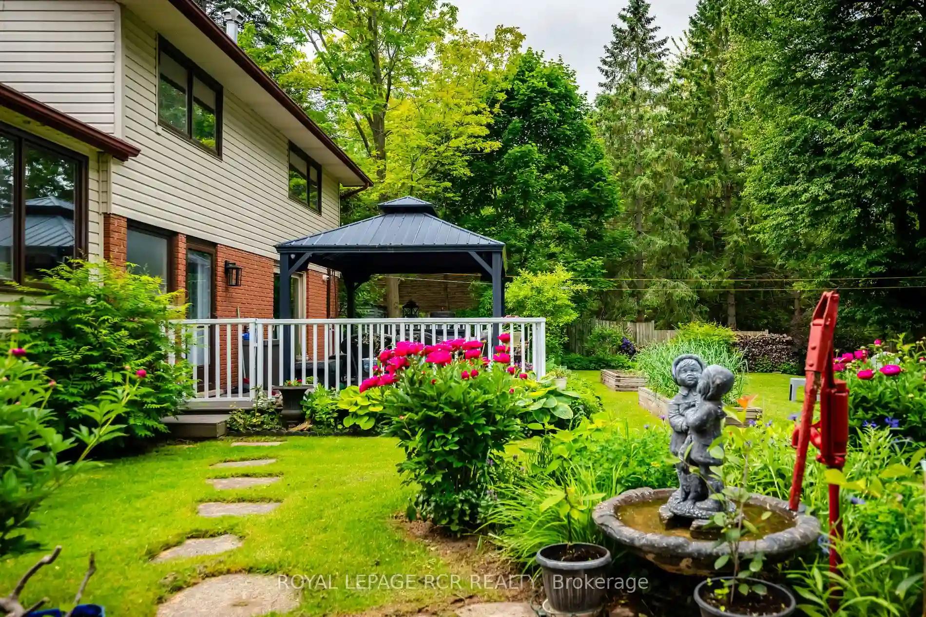 https://api.bungalowfinder.ca/cdn/images/W9030778/photo_26.webp