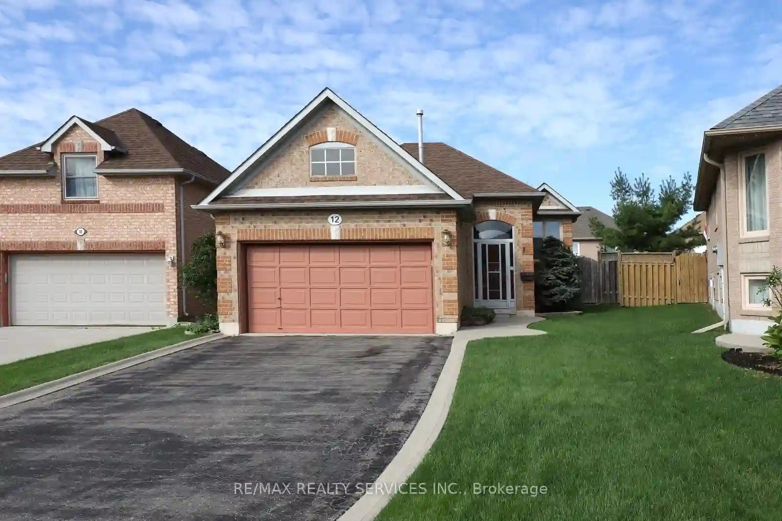 12 Summerfield Cres