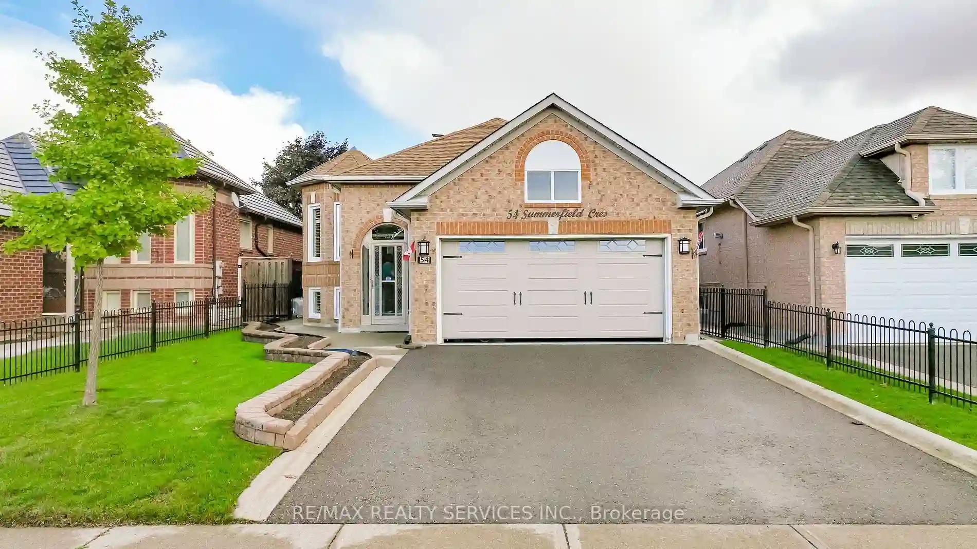 54 Summerfield Cres