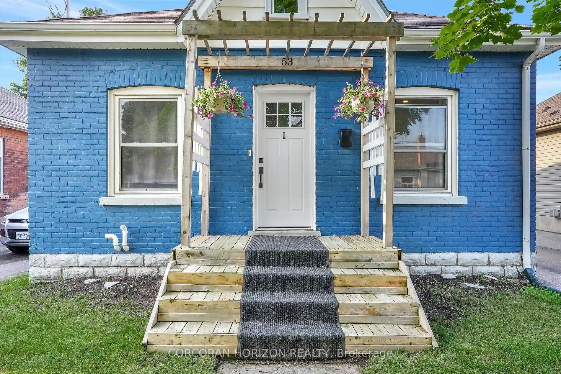 https://api.bungalowfinder.ca/cdn/images/X9309734/photo_2.webp