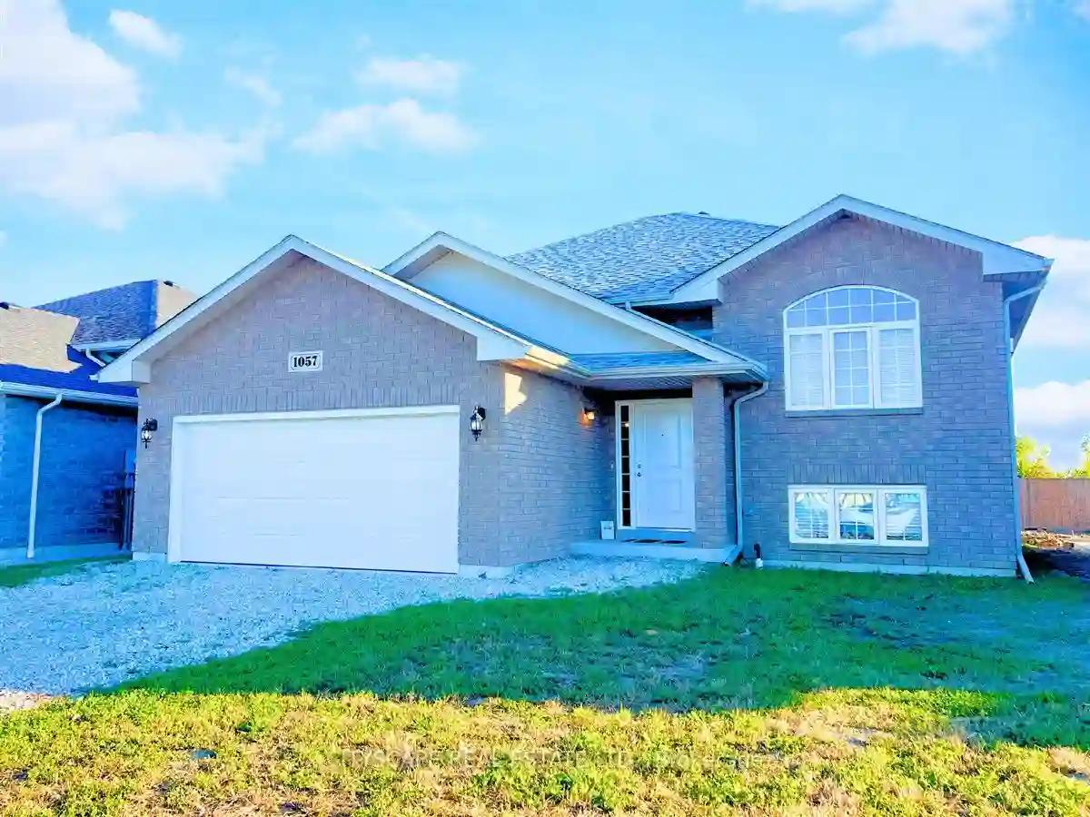 1057 Aspen Ridge Cres