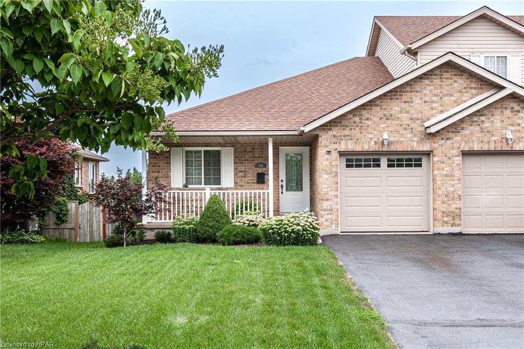 104 Athlone Crescent, Stratford ON N4Z 1H8