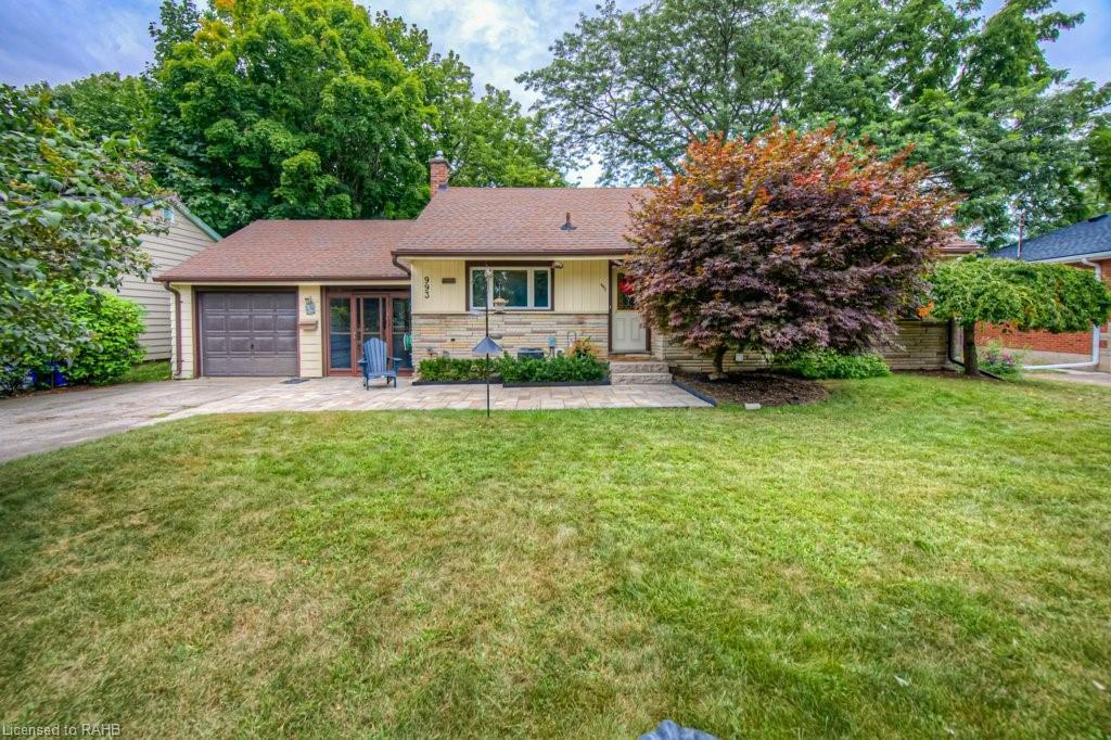 993 Cloverleaf Drive, Burlington ON L7T 3Y8