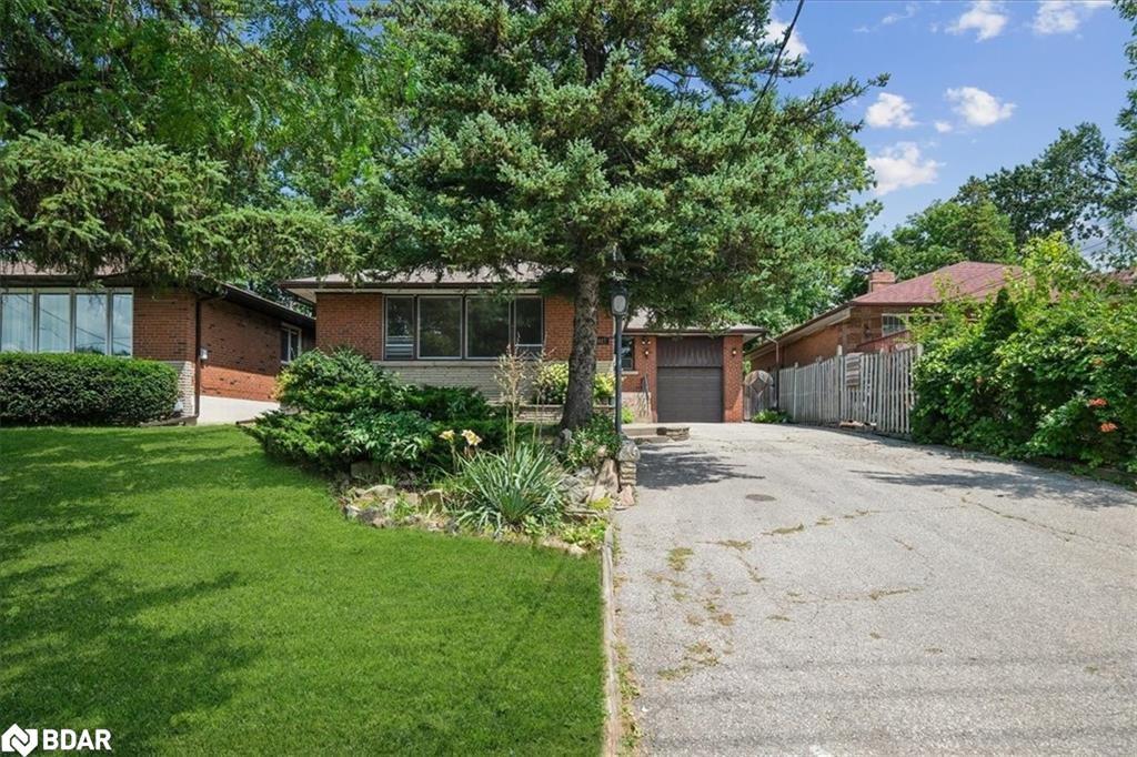 3027 Weston Road, Toronto ON M9M 2T1