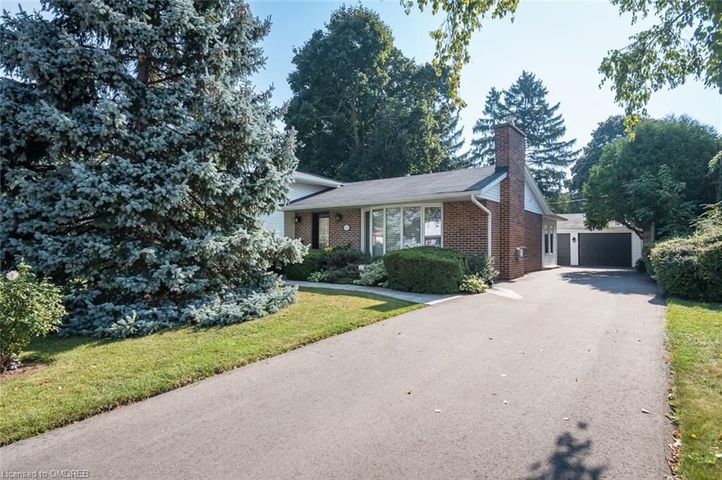 5138 Cherryhill Crescent, Burlington ON L7L 4C2