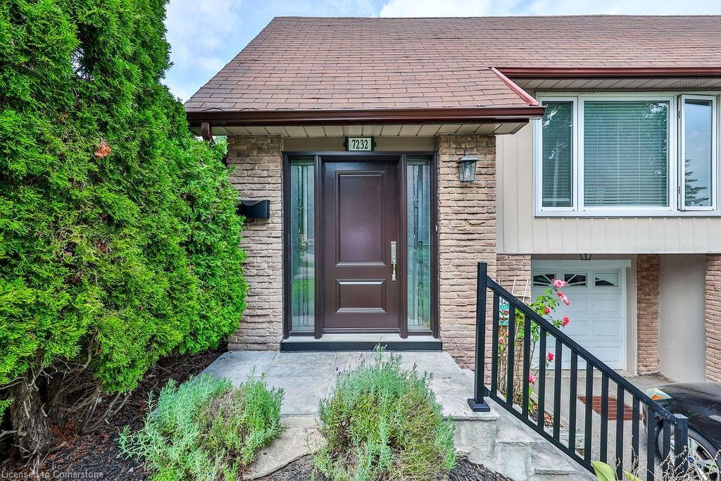 7232 Ridgeland Crescent, Mississauga ON L5N 1Y9