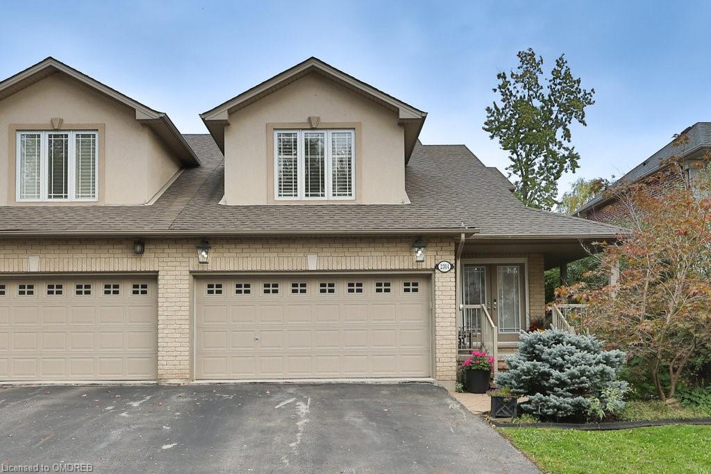 2304 Sovereign Street, Oakville ON L6L 1L6