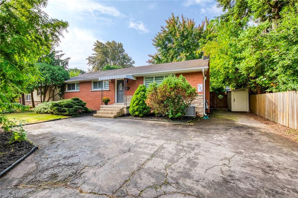 428 Henderson Avenue, Burlington ON L7L 2P8