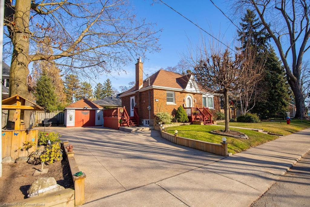 39 Brant Street, Oakville ON L6K 2Z3