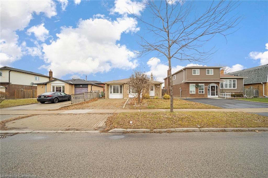 4211 Brandon Gate Drive, Mississauga ON L4T 3K3