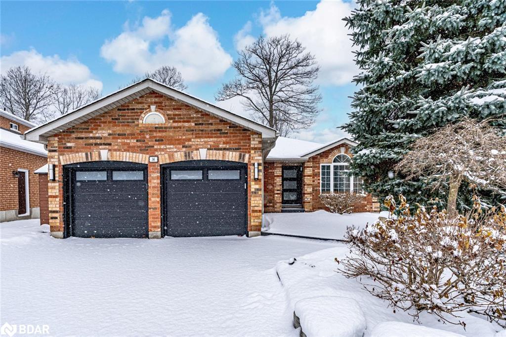 36 Glen Oak Court, Barrie ON L4M 6M4