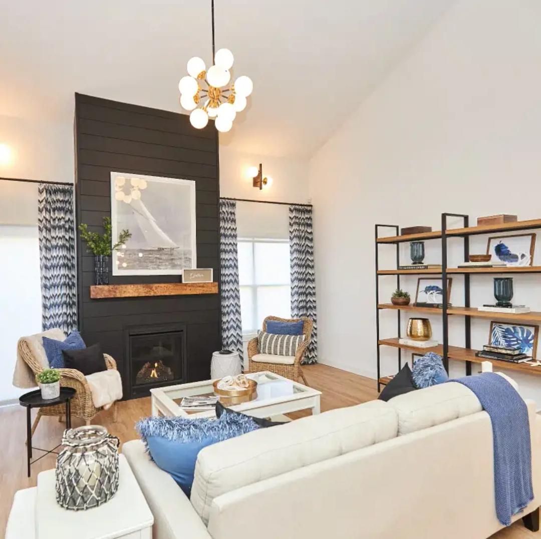 1672826317846-2021_12_06_03_24_55_beach_walk_living_room.webp 156